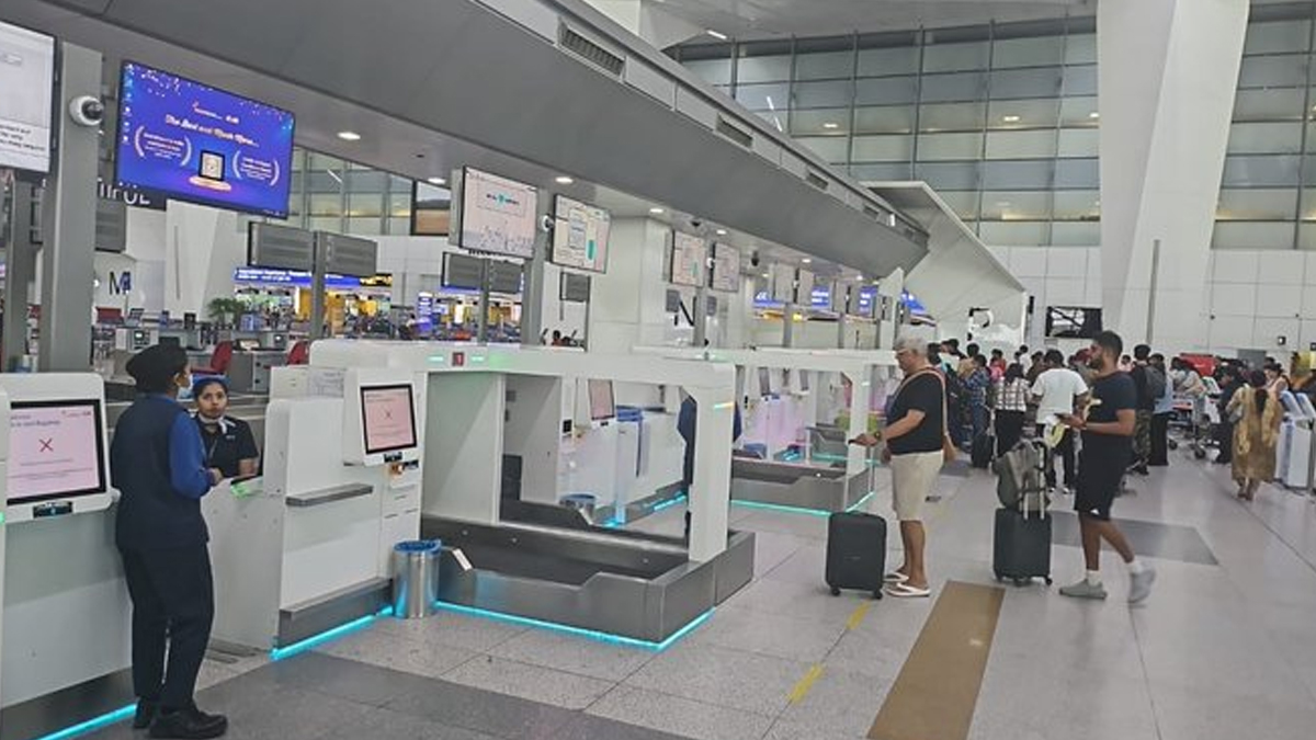 Self Luggage Check-In: విమానాశ్రయంలో తక్కువ సమయంలోనే లగేజ్‌ చెక్‌-ఇన్‌.. లగేజ్‌ సెల్ఫ్‌ చెక్‌-ఇన్‌ సేవలు అందుబాటులోకి